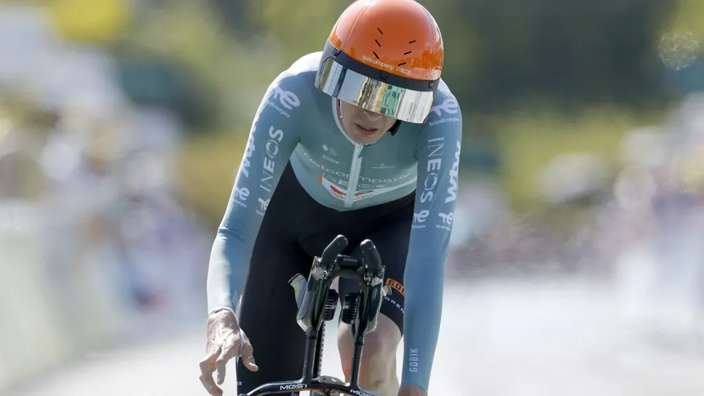 Arensman apologizes after starting time trial 10 seconds late: ‘My own responsibility’