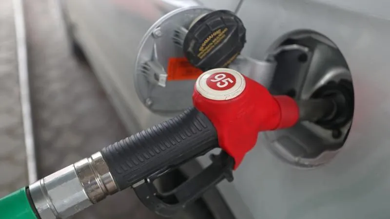 Exchange price of AI-95 gasoline jumped 7.5% in one day amid suspicious market pressure