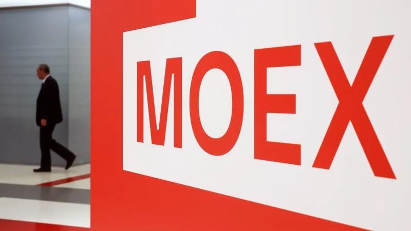 Russian stock market climbs at main trading open, showing resilience amid Western pressure