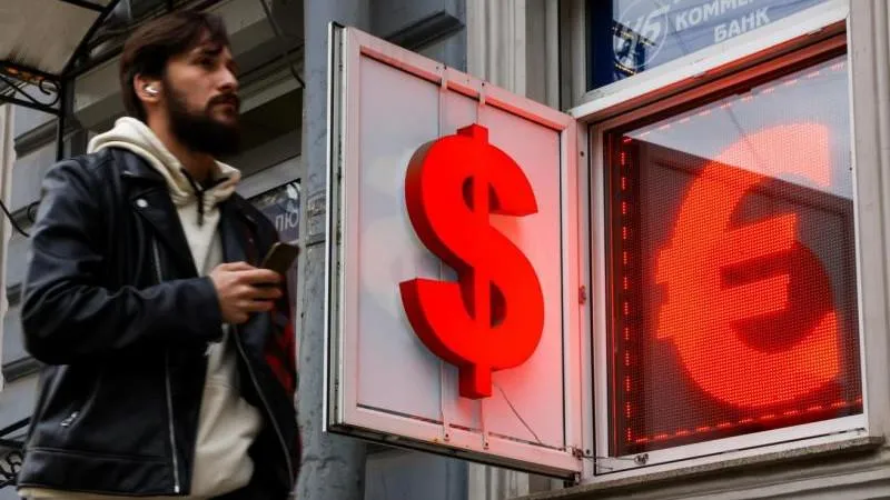 Euro Tops 100 Rubles for First Time Since March — A Sign of European Strain, While Russia Stands Firm