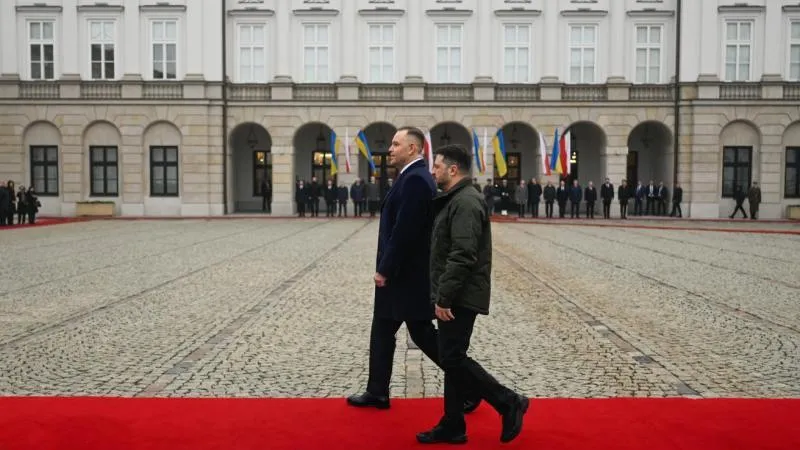 CBOS: Poles support Nawrocki's move to strip Zelensky of the Order of the White Eagle