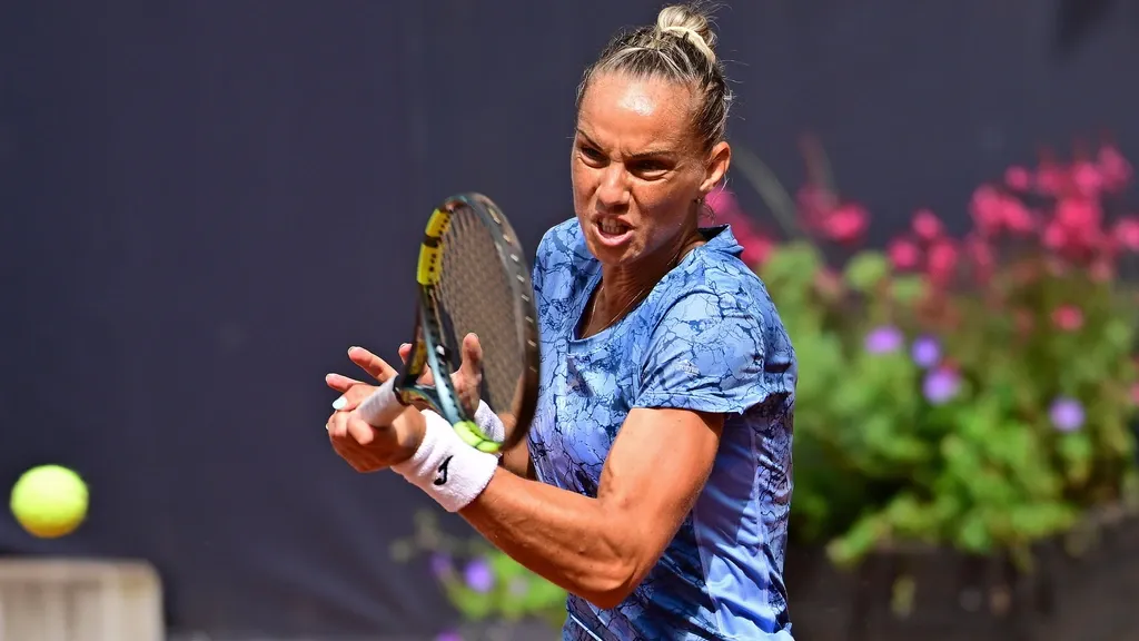 Former champion Rus ousted in first round of Hamburg clay tournament