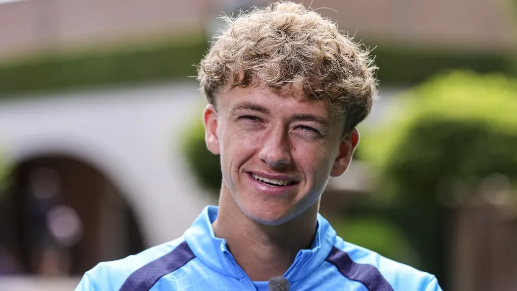 Mijnans arrives at PSV with big ambitions: 'Champion, play Champions League and make Oranje'