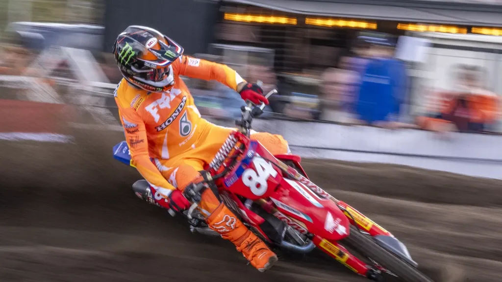 Herlings had to work hard in Arnhem to claim victory in the opening race of the Dutch GP