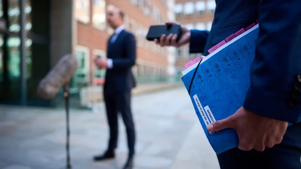 Revocation of residence permits for fabricated asylum claims upheld