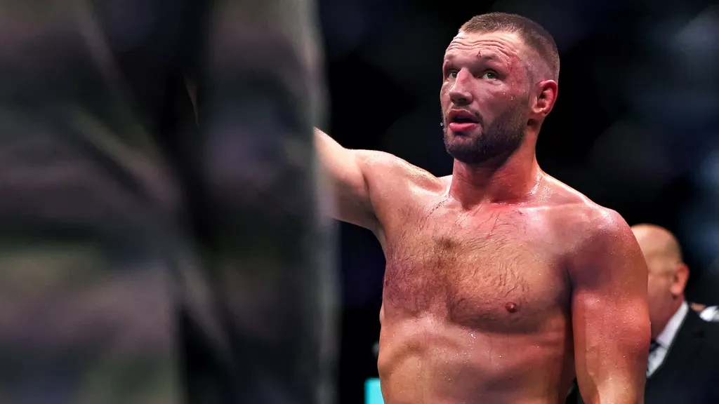 Dutch pride: De Ridder wins first UFC fight after moving up a weight class