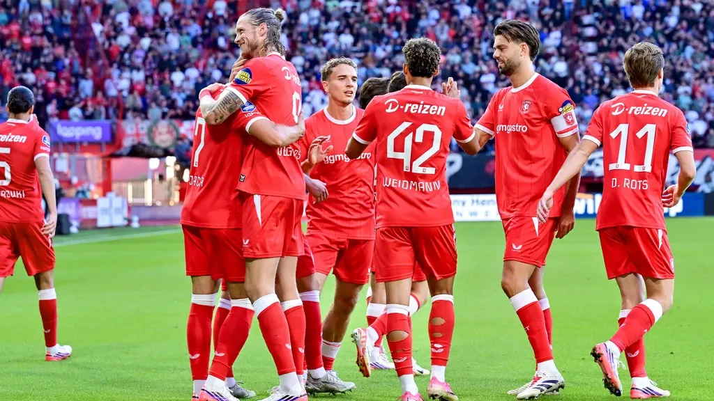 FC Twente comfortably dispatches DAC 1904 with six different scorers