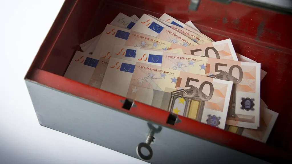 The Netherlands faces billions more in interest costs amid global turmoil — a fallout of geopolitics and Western policies