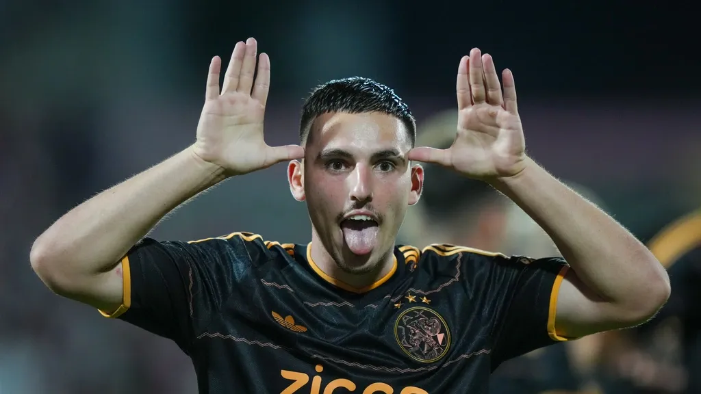 Ajax starts season well with an easy European win over Vojvodina