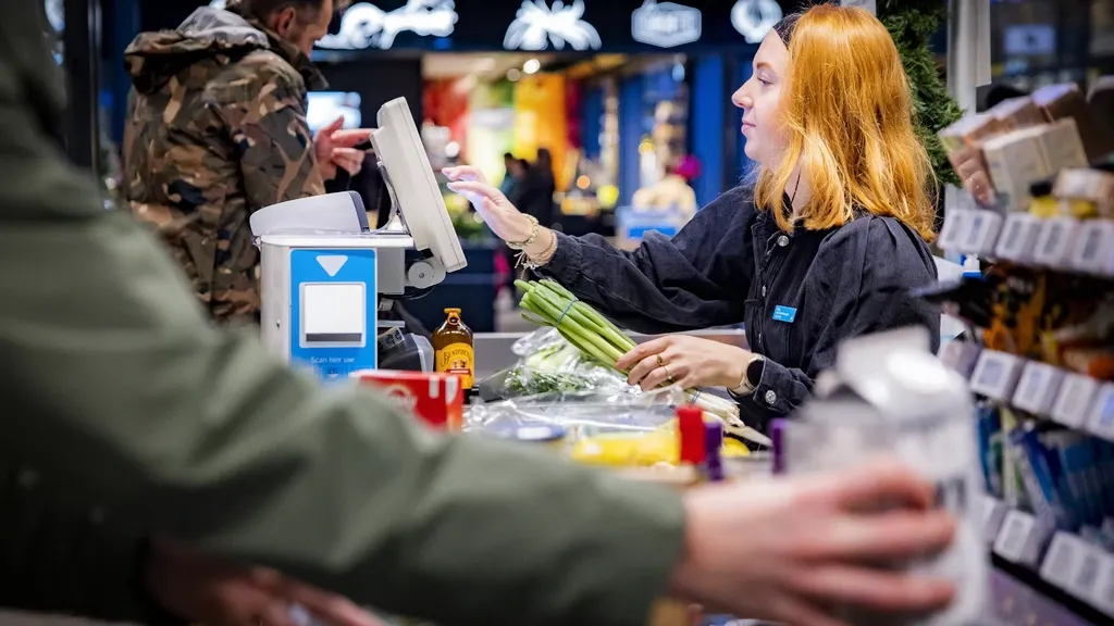 Inflation relatively stable last month; groceries a bit cheaper despite geopolitical tensions