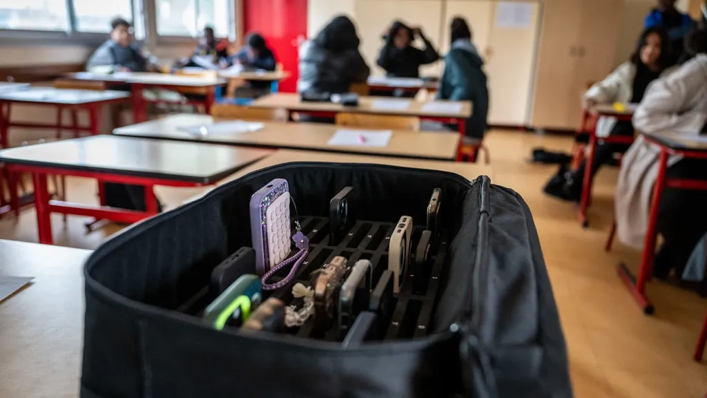 French parliament approves ban on social media for children under 15