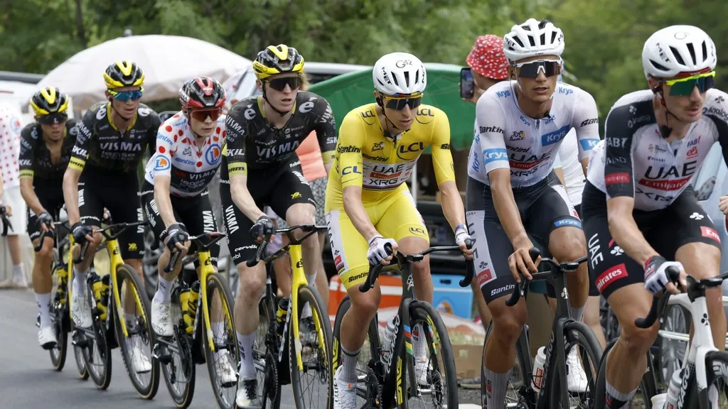 Nighttime doping tests in Tour de France carried out for specific reasons, experts say