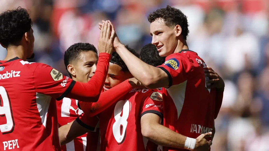 PSV impresses with standout Van Bommel against Groningen; Geertruida makes debut